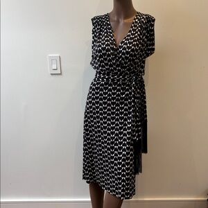 Diane von Furstenberg Allyson DVF silk wrap dress heart black white print 6
